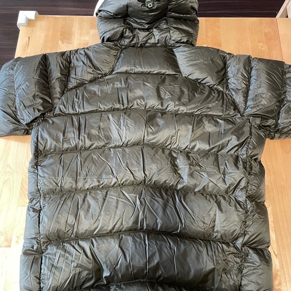 NWT Patagonia Men's - Fitz Roy Down Hoody Jacket - Pine Needle Green Size M - Picture 3 of 5